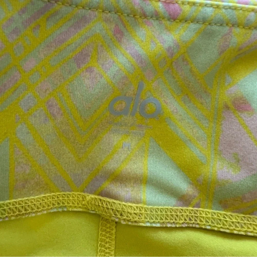 New Alo Yoga Airbrush Capri Leggings Zest Indio Geometric Print NWT Medium